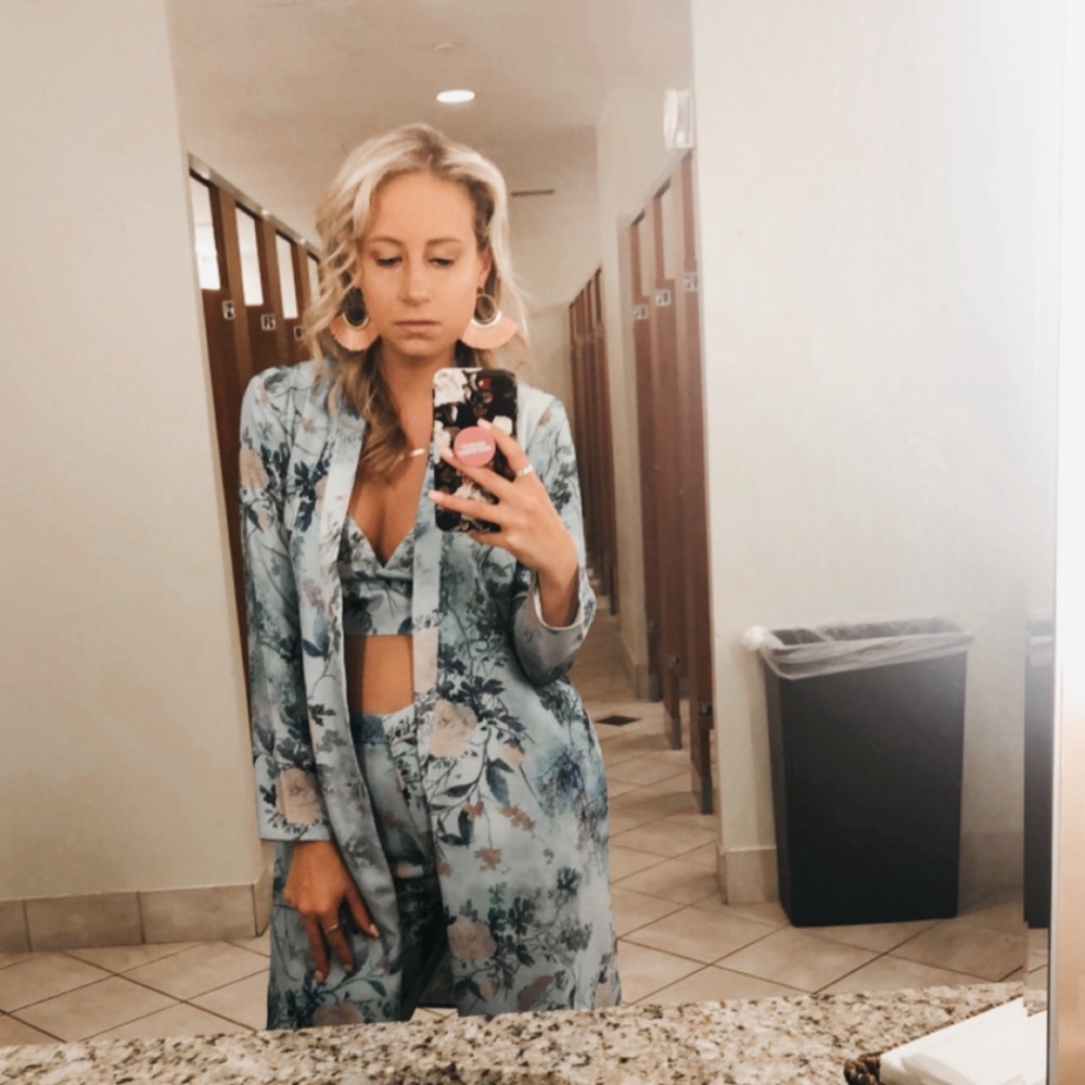 Floral Suit Set - Picture 3 of 6